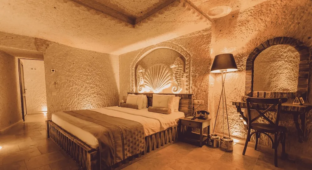 Royal Cave Suite