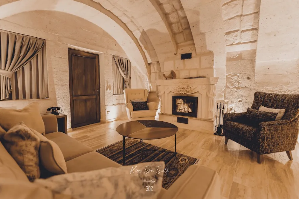 Spa Cave Suite