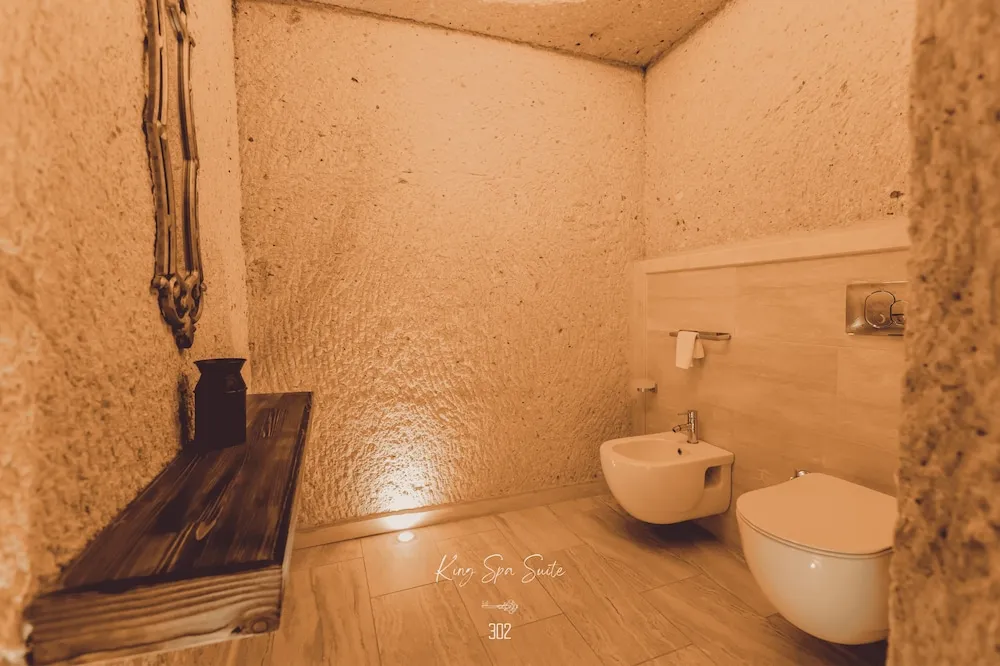Spa Cave Suite