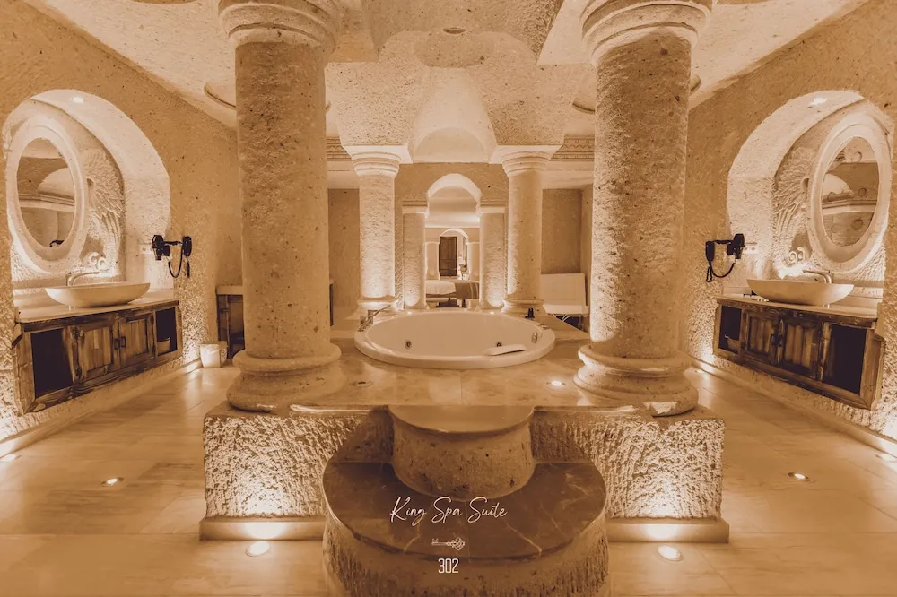 Spa Cave Suite