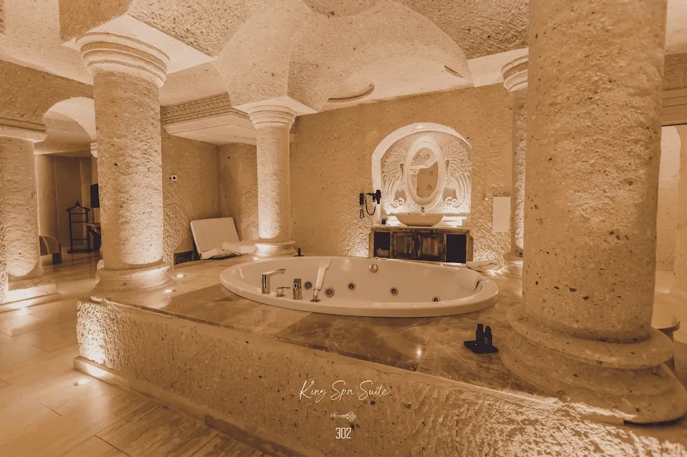 Spa Cave Suite