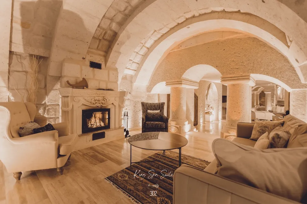 Spa Cave Suite