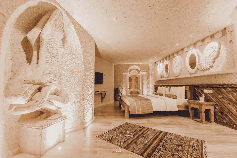 Spa Cave Suite
