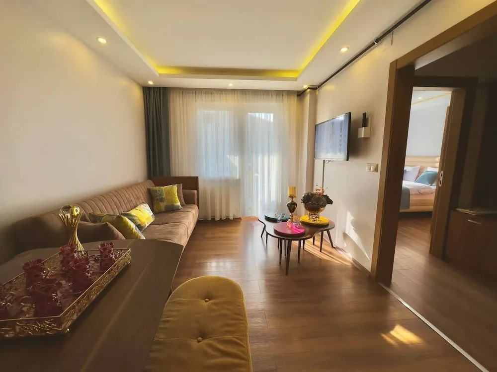 City Süit, 1 En Büyük (King) Boy Yatak ve Çekyat, Balkon, Kısmi Deniz Manzaralı