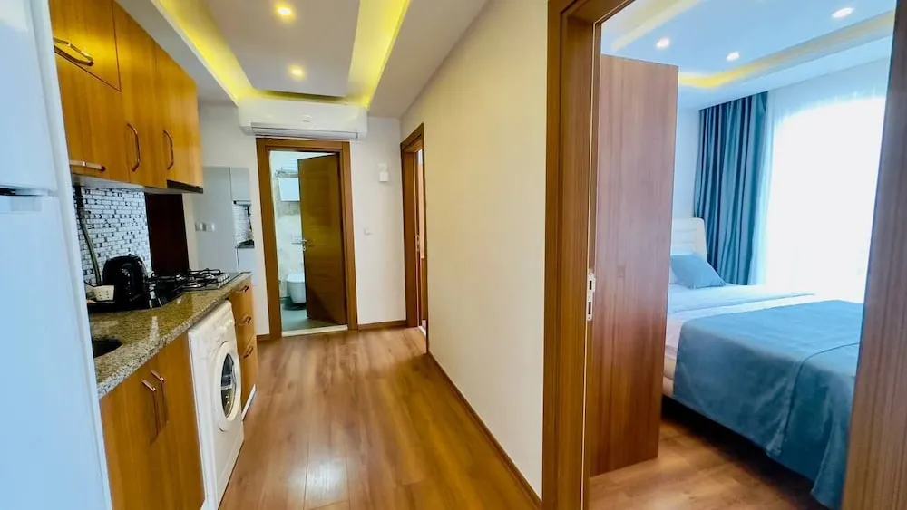 Economy Süit, Birden Çok Yatak, Balkon, Kısmi Deniz Manzaralı