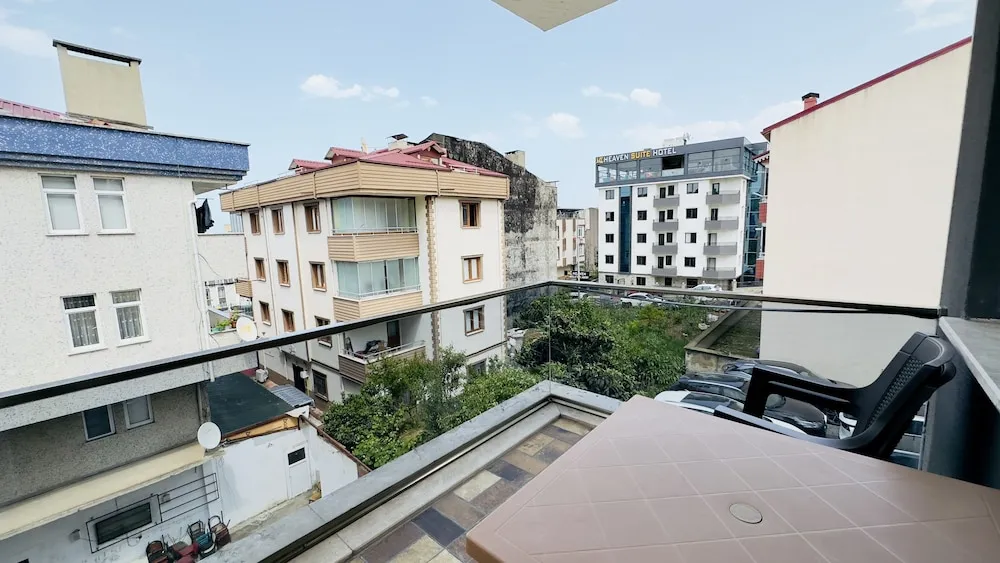 Economy Süit, Birden Çok Yatak, Balkon, Kısmi Deniz Manzaralı