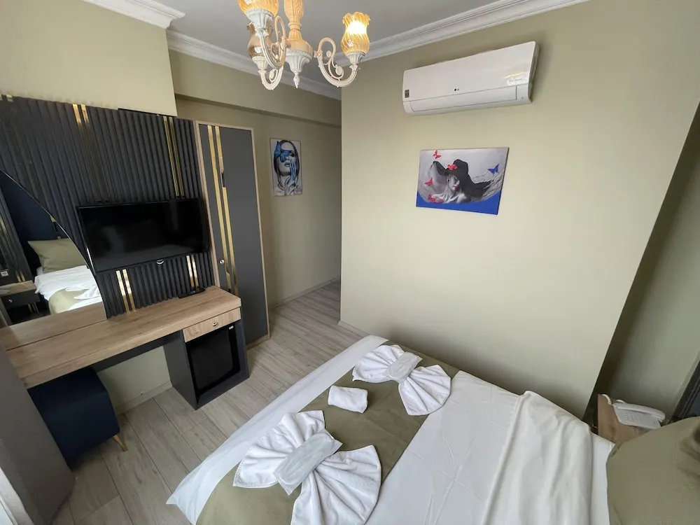 Deluxe Tek Büyük Yataklı Oda