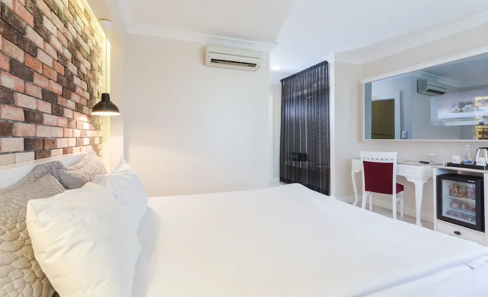 Deluxe Tek Büyük Yataklı Oda