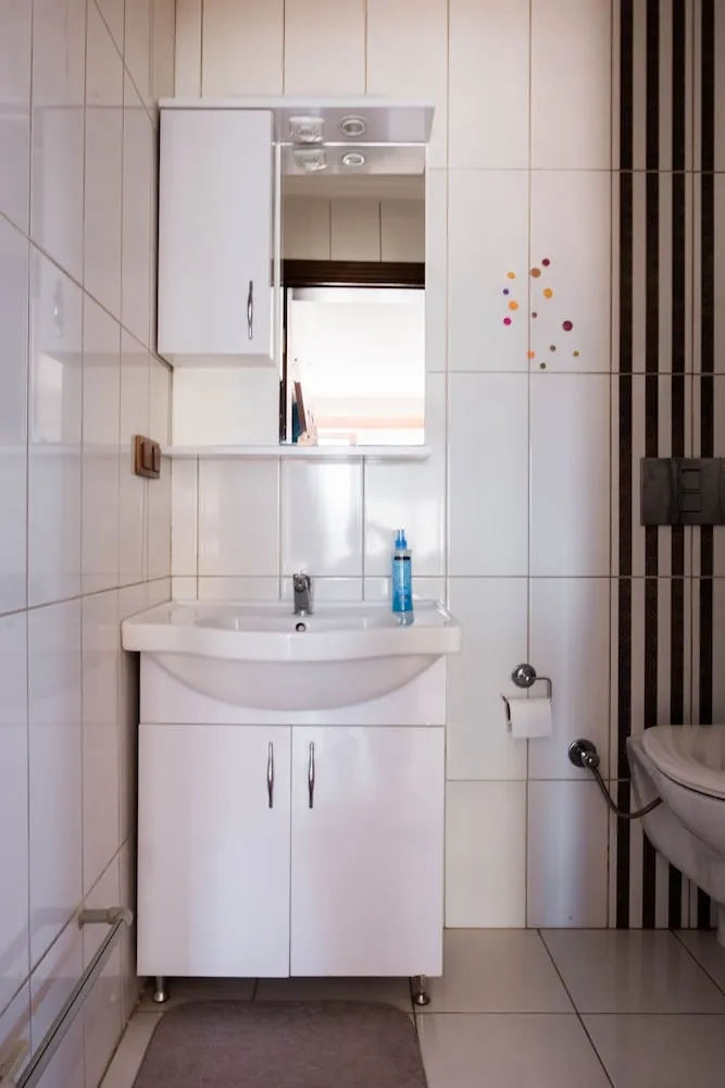 Stüdyo, Kısmi Deniz Manzaralı