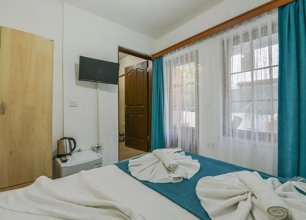 Economy Tek Büyük Yataklı Oda, Bahçeli