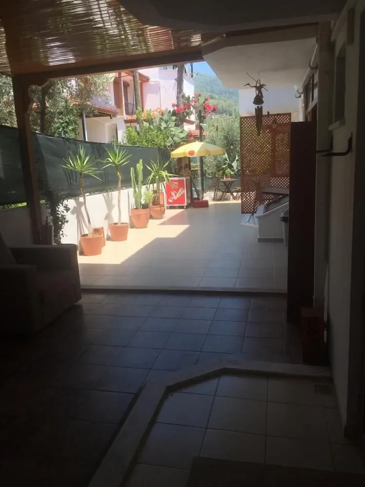 Economy Tek Büyük Yataklı Oda, Bahçeli