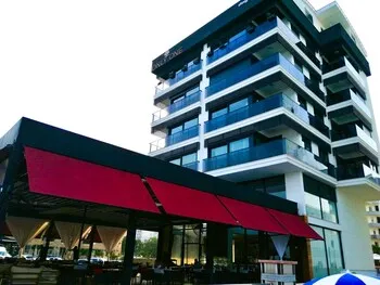ONLY ONE Suites&Residence