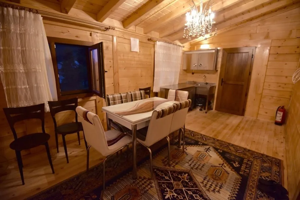 Dağ Manzaralı Jakuzili Oda