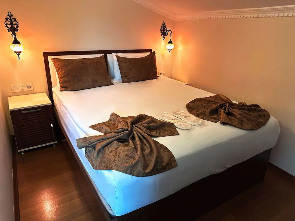 Triple Room ( City View )