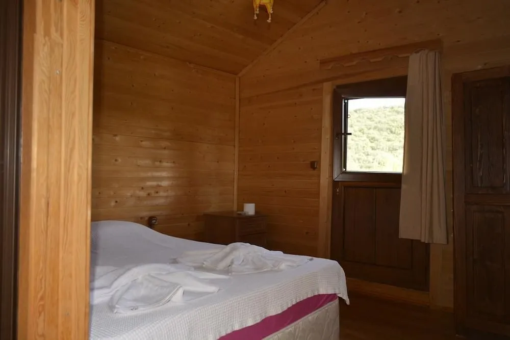 Bungalov, 1 Çift Kişilik Yatak