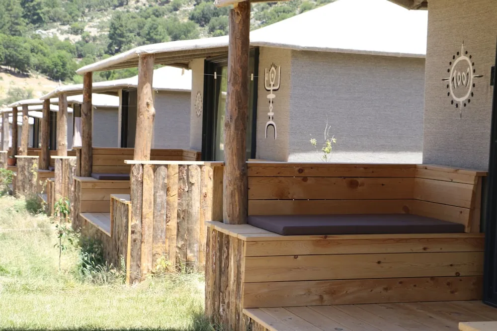 Design Tek Büyük veya İki Ayrı Yataklı Oda