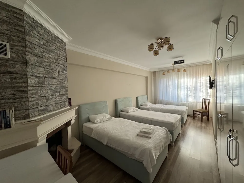 Standard Uc Ayri Yatakli Oda Ozel Banyo, Bahce Manzarali