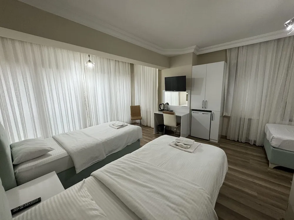 Standard Üç Kişilik Oda, Özel Banyo, Deniz Manzaralı