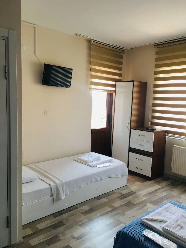 Basic Üç Kişilik Oda, Şehir Manzaralı