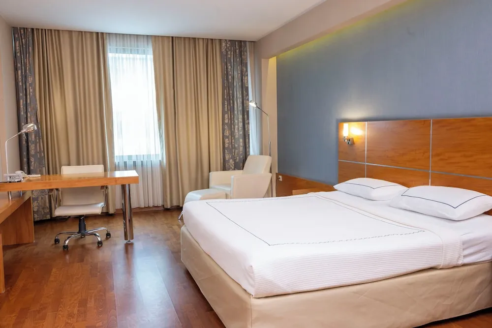 Superior Oda, 1 Büyük (Queen) Boy Yatak