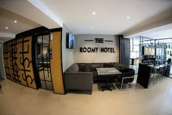The Roomy Hotel