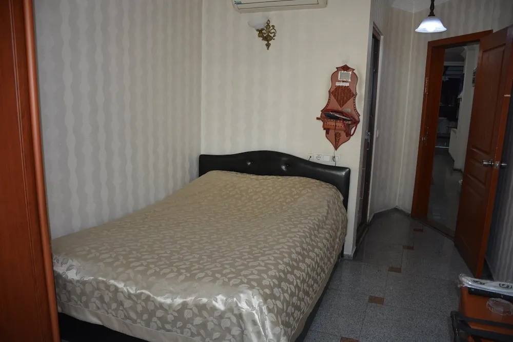 Standard Tek Büyük Yataklı Oda