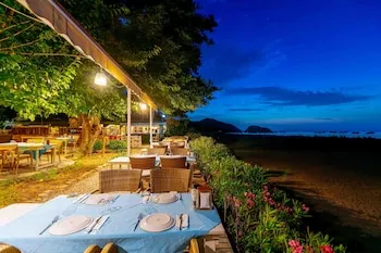 Etenna Beach Bungalows