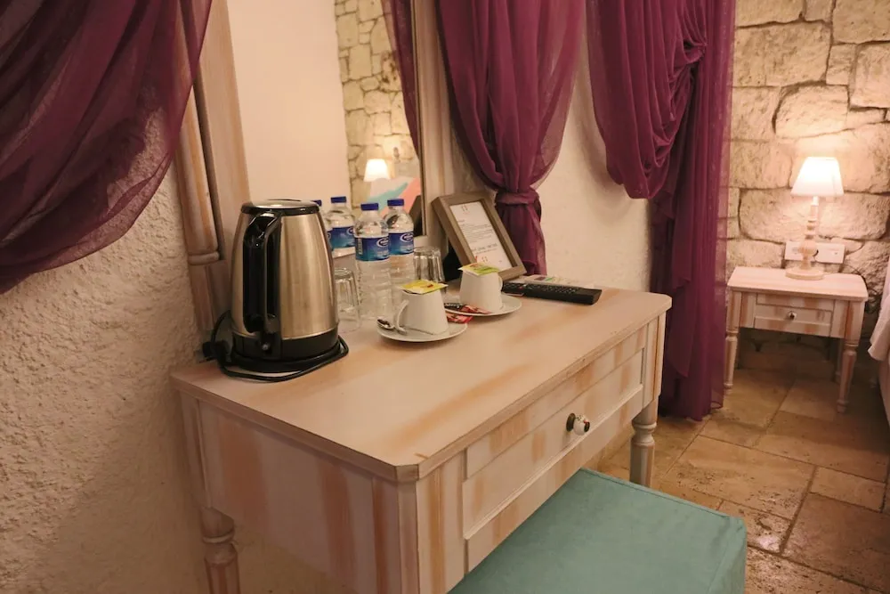 Economy Oda, Penceresiz