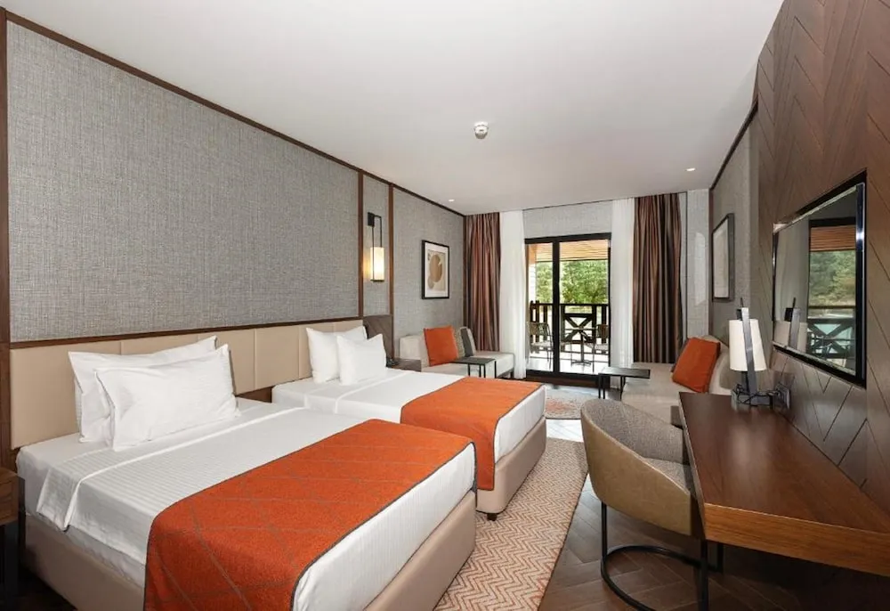 Deluxe Room with 2 Single Beds, Forest View