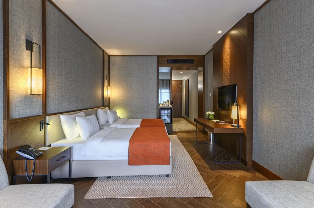 Deluxe Room with 2 Single Beds, Forest View