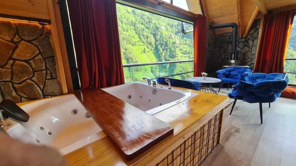 Deluxe Dağ Evi, Nehir Manzaralı