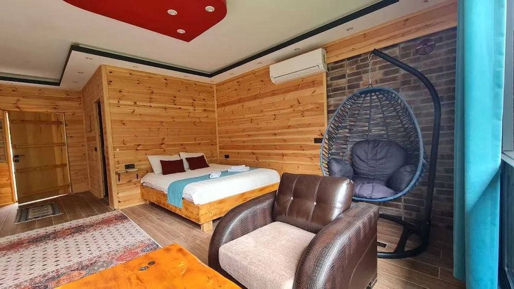 Standard Dağ Evi, Nehir Manzaralı
