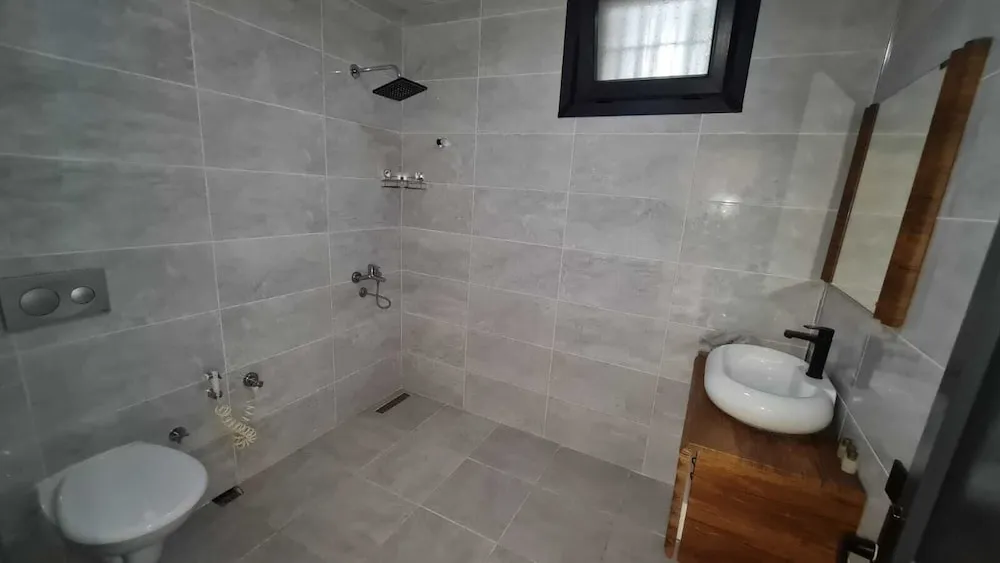 Standard Dağ Evi, Nehir Manzaralı