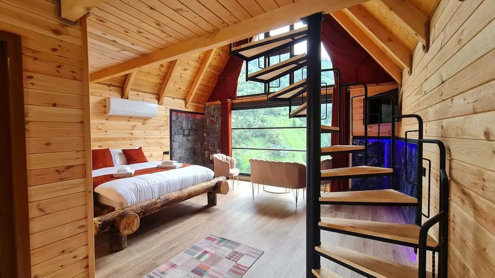 Luxury Dağ Evi, Nehir Manzaralı
