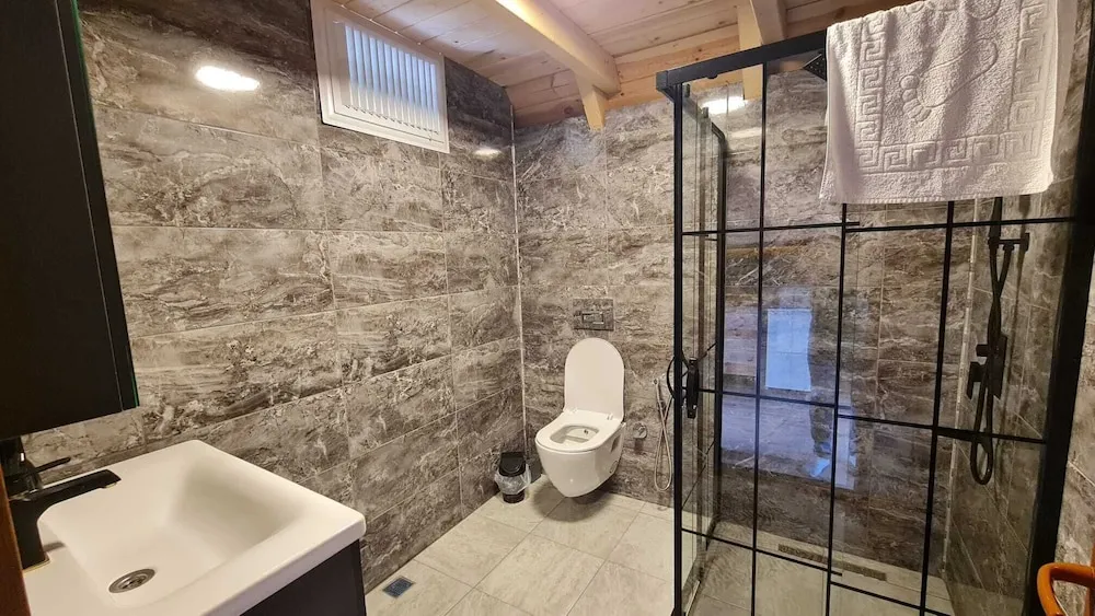 Luxury Dağ Evi, Nehir Manzaralı