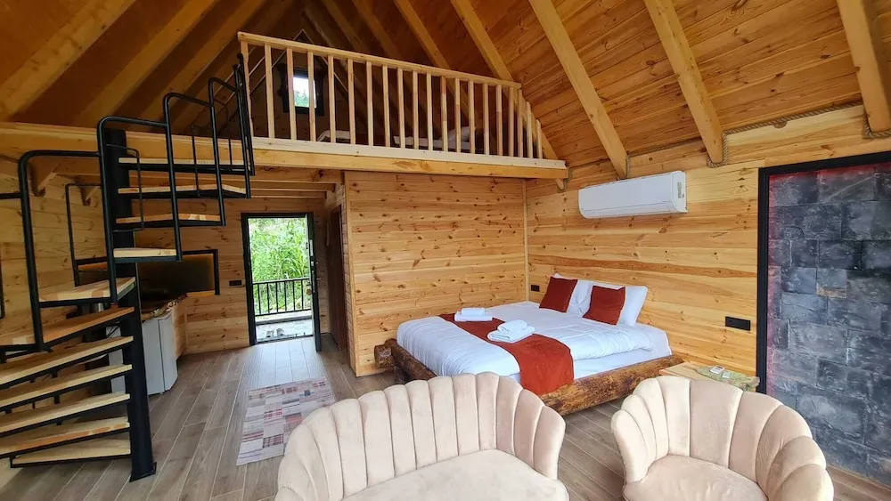 Luxury Dağ Evi, Nehir Manzaralı