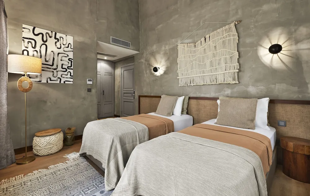 TWIN ROOM/DOUBLE ROOM