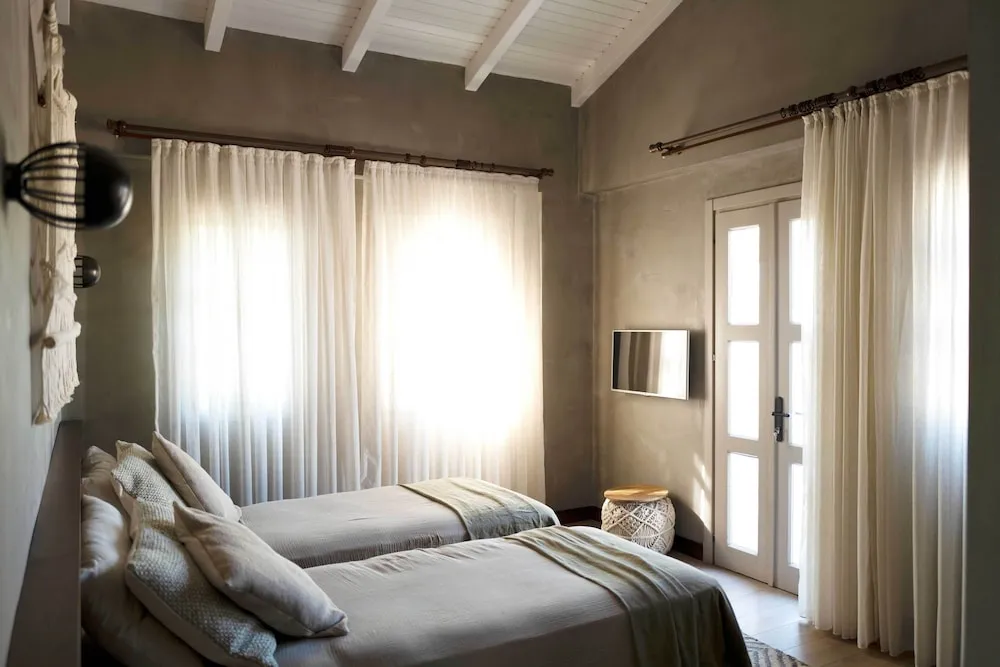 TWIN ROOM/DOUBLE ROOM