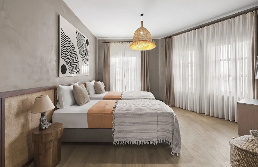 TWIN ROOM/DOUBLE ROOM