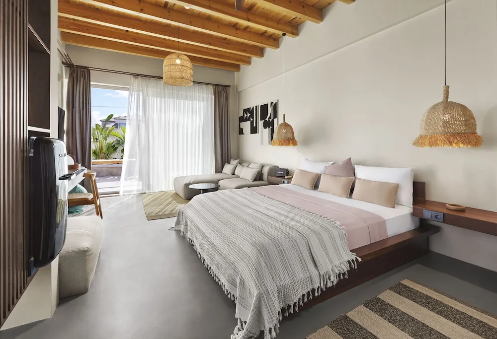 KING ROOM WITH GARDEN VIEW
