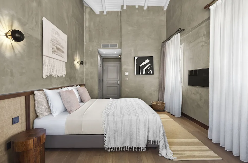 DELUXE DOUBLE TURKISH COVERED BALCONY ROOM