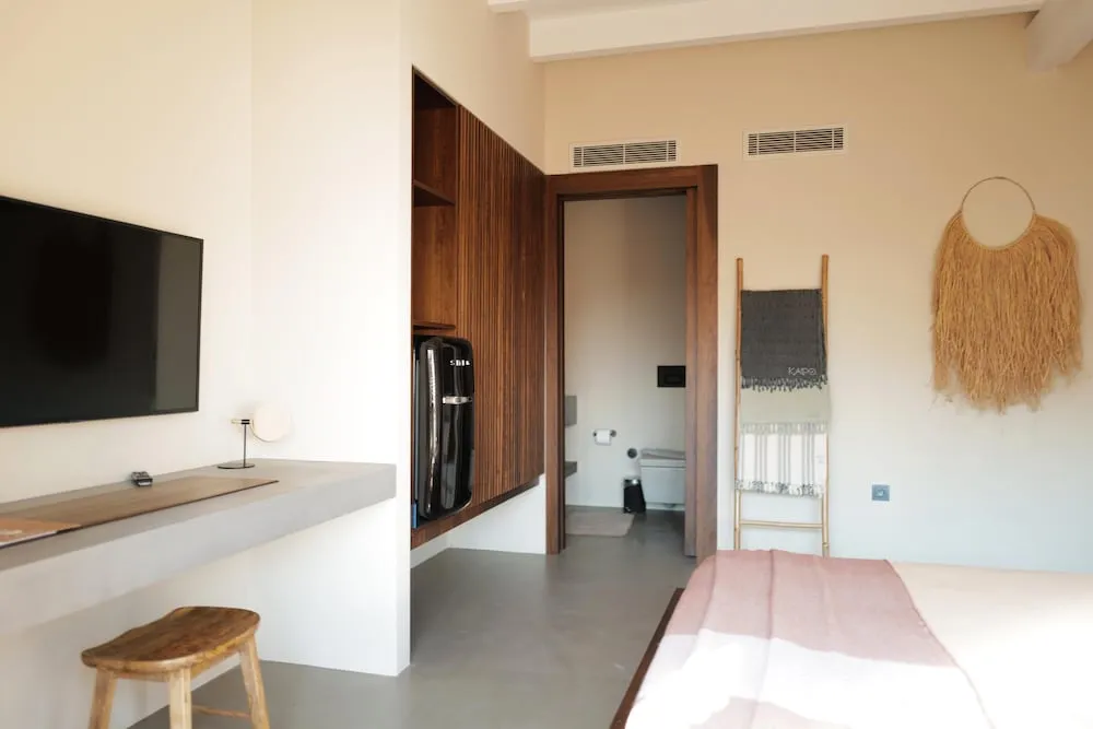 DELUXE DOUBLE TURKISH COVERED BALCONY ROOM
