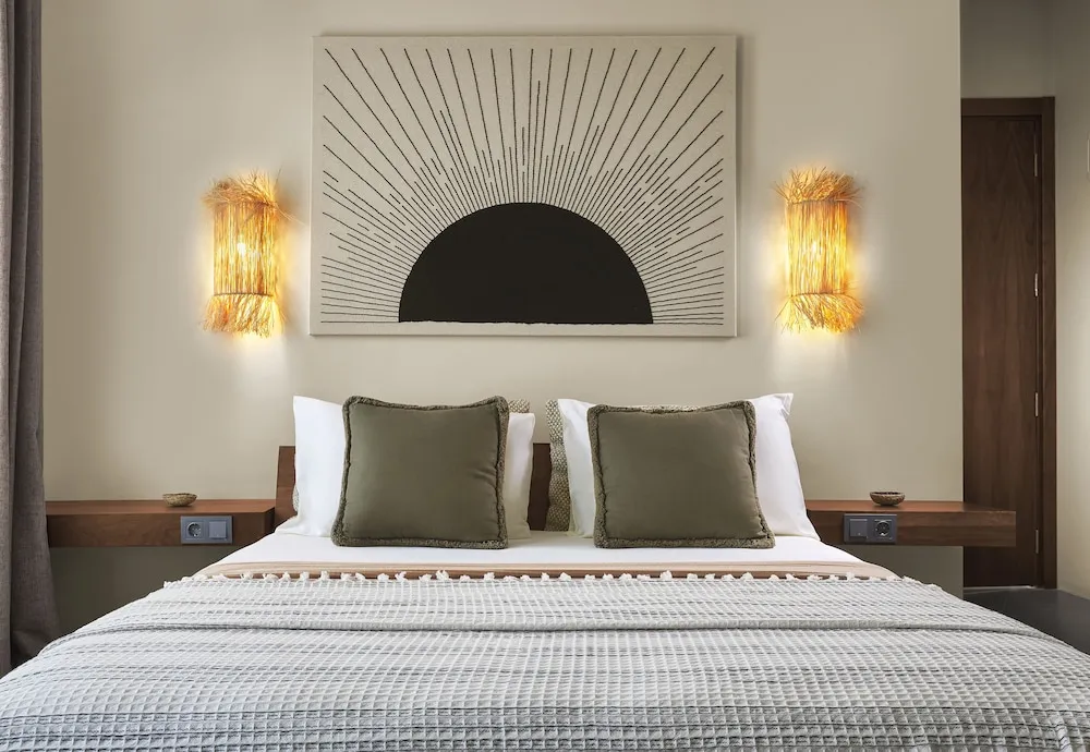 DELUXE DOUBLE ROOM