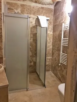 RZA Cave Hotel
