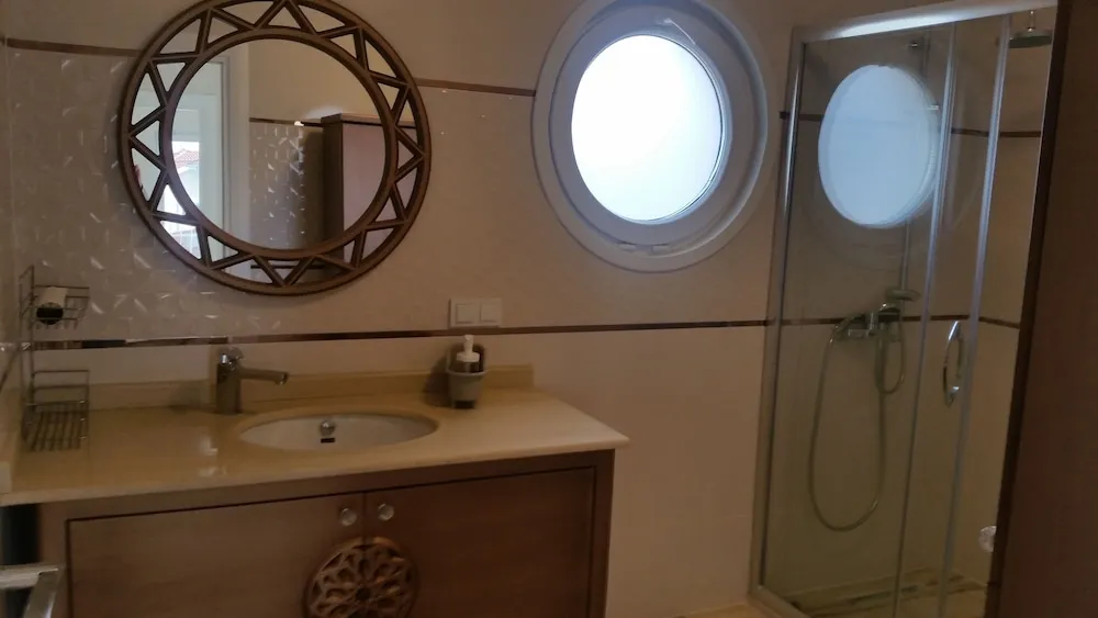 Luxury Villa, 4 Yatak Odası, Havuz Manzaralı