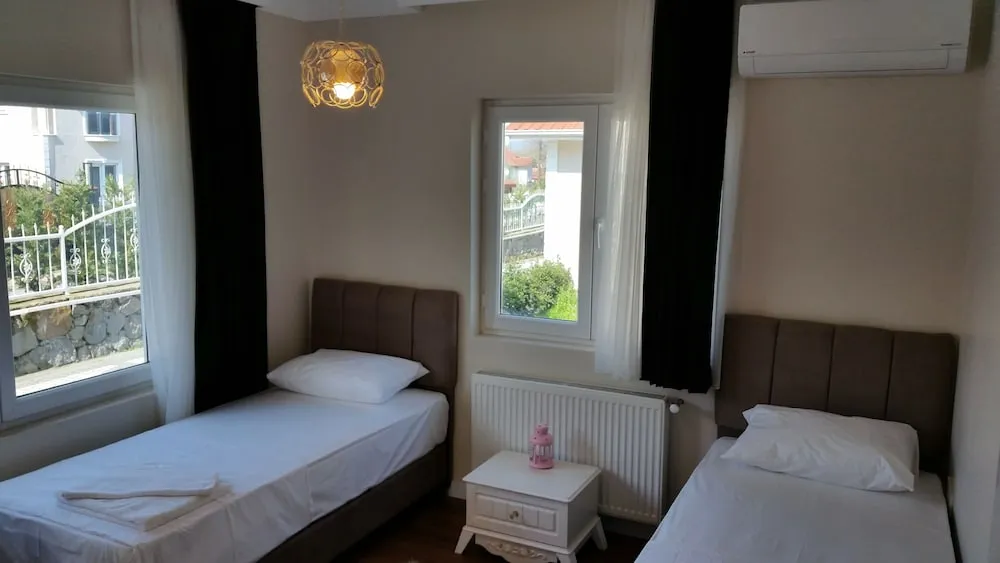 Luxury Villa, 4 Yatak Odası, Havuz Manzaralı