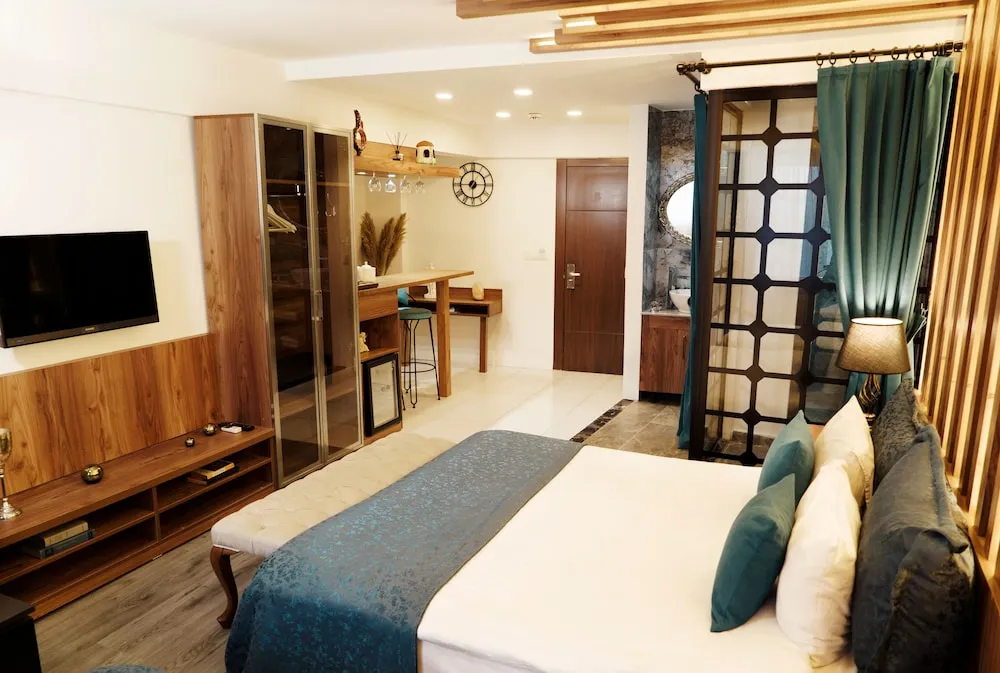 Superior Triple Suite
