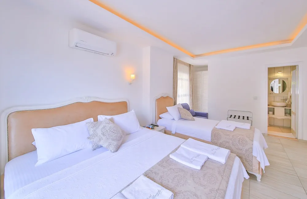 Deluxe Üç Kişilik Oda