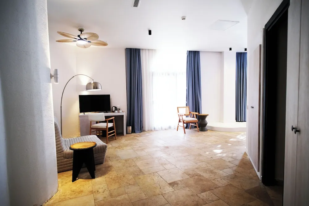 Panoramic Tek Büyük Yataklı Oda