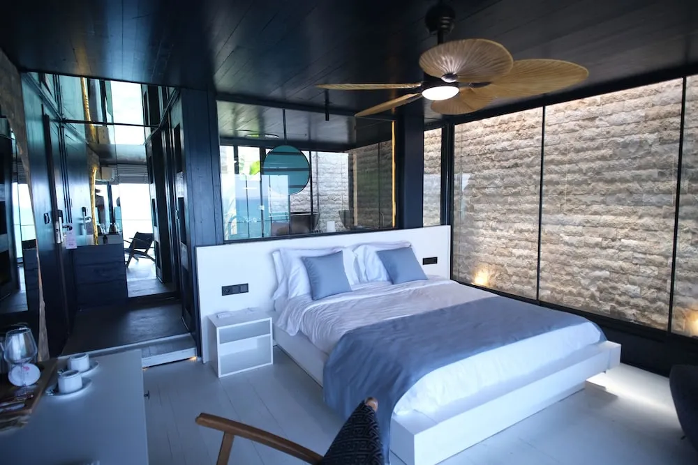 Luxury Tek Büyük Yataklı Oda